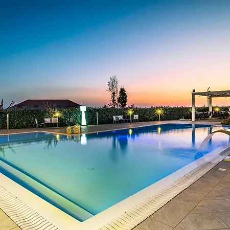 Cilento Village شقة فندقية 3*